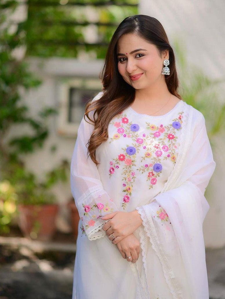 Women Embroidered Soft Georgette kurta Suit set