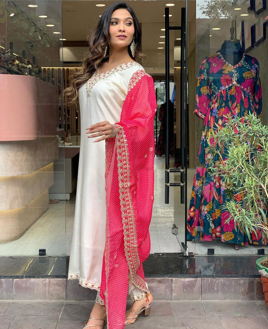 Women Embroidered Chanderi Silk Straight Kurta With Bottom & Dupatta Set