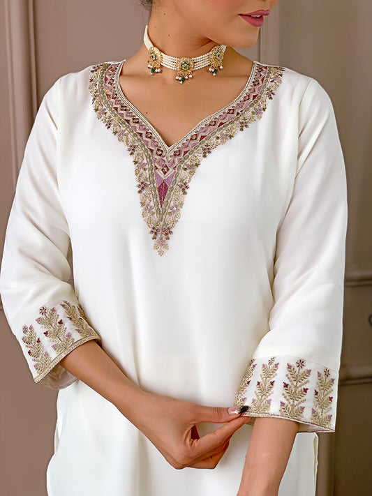 Women Embellished & Embroidered Straight Kurta with Dupatta