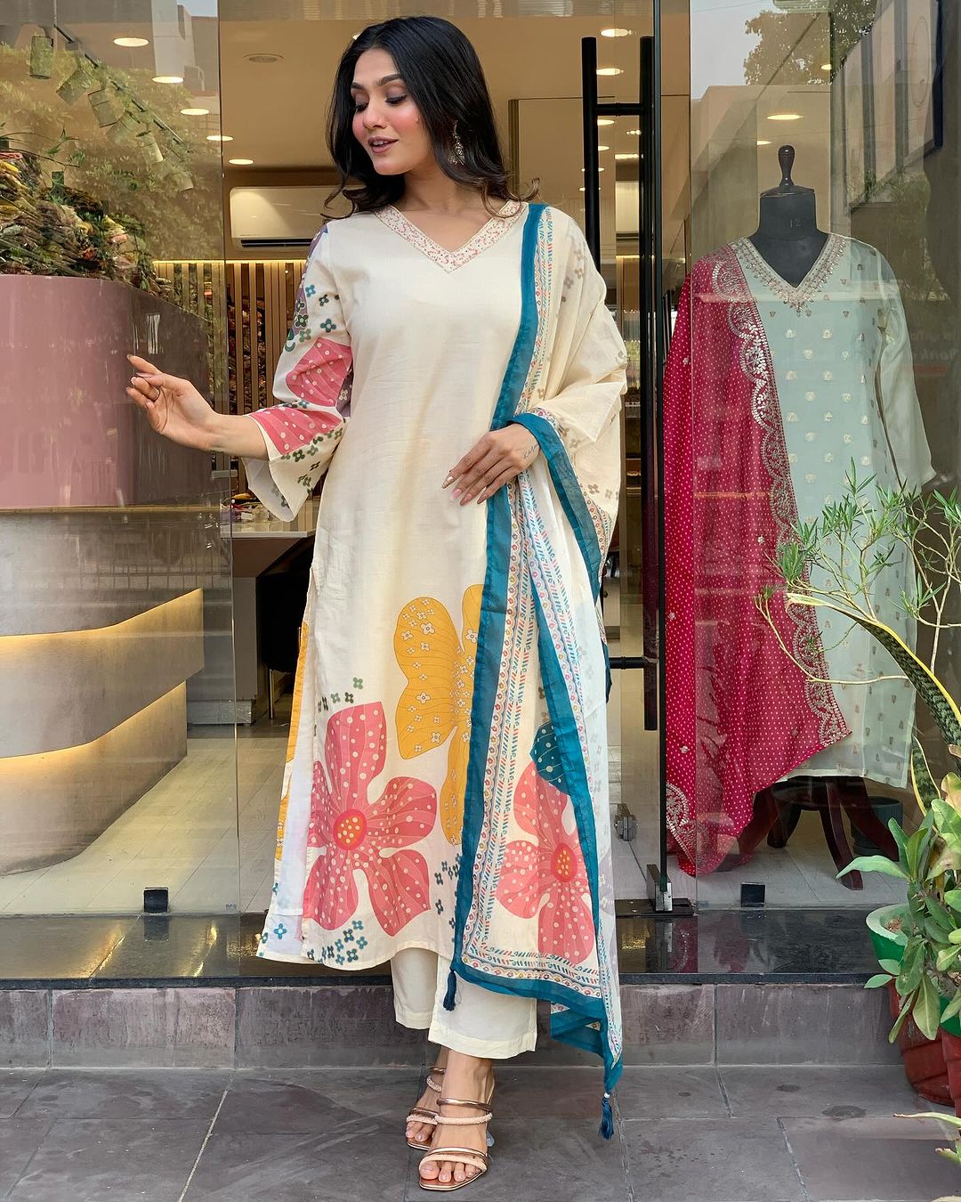 Women White Floral Print Straight Kurta Set with Dupatta