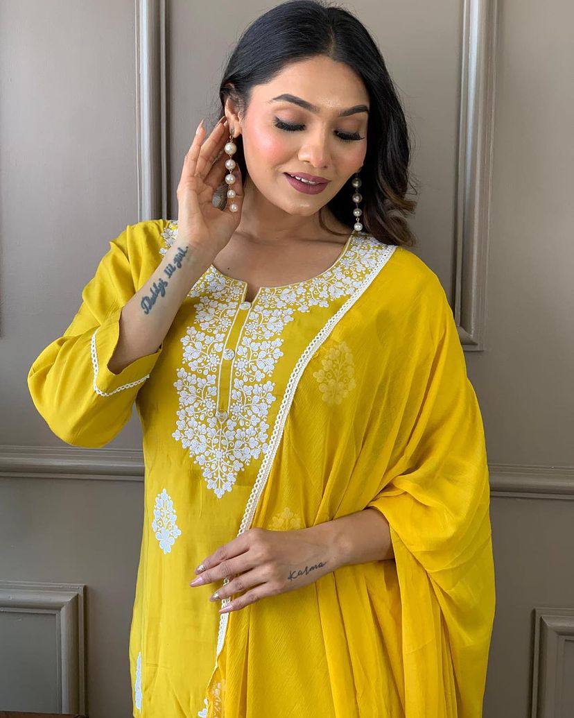 Women Embroidered Pure Viscose Chanderi Kurta Set in Yellow