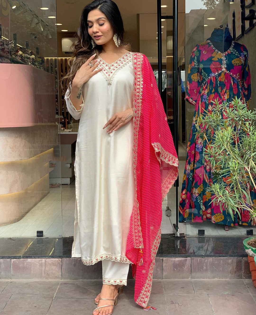 Women Embroidered Chanderi Silk Straight Kurta With Bottom & Dupatta Set