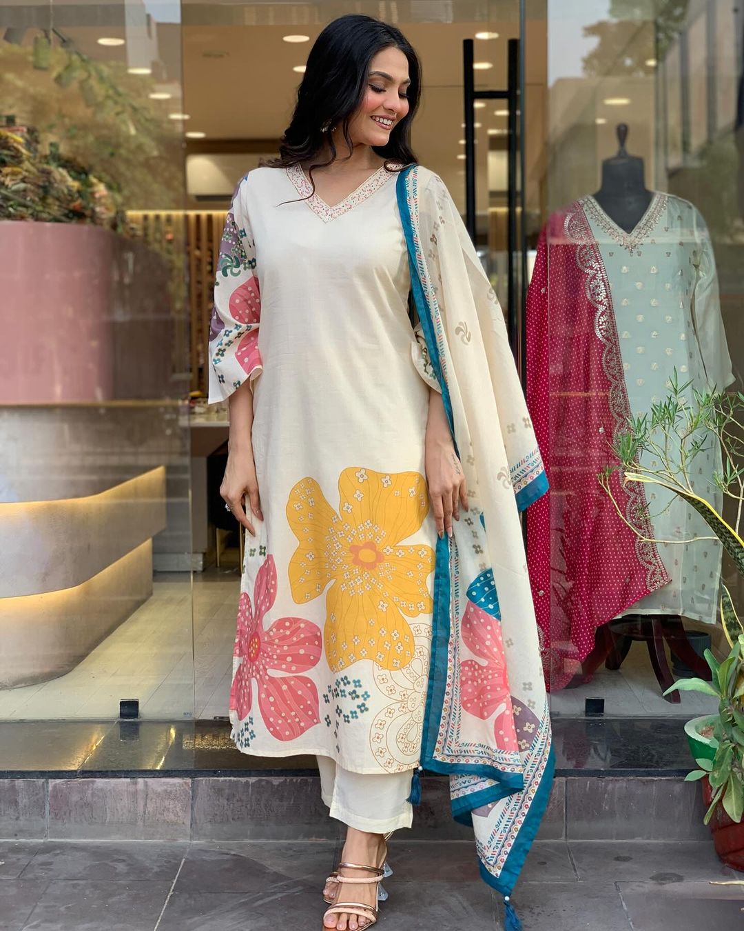 Women White Floral Print Straight Kurta Set with Dupatta