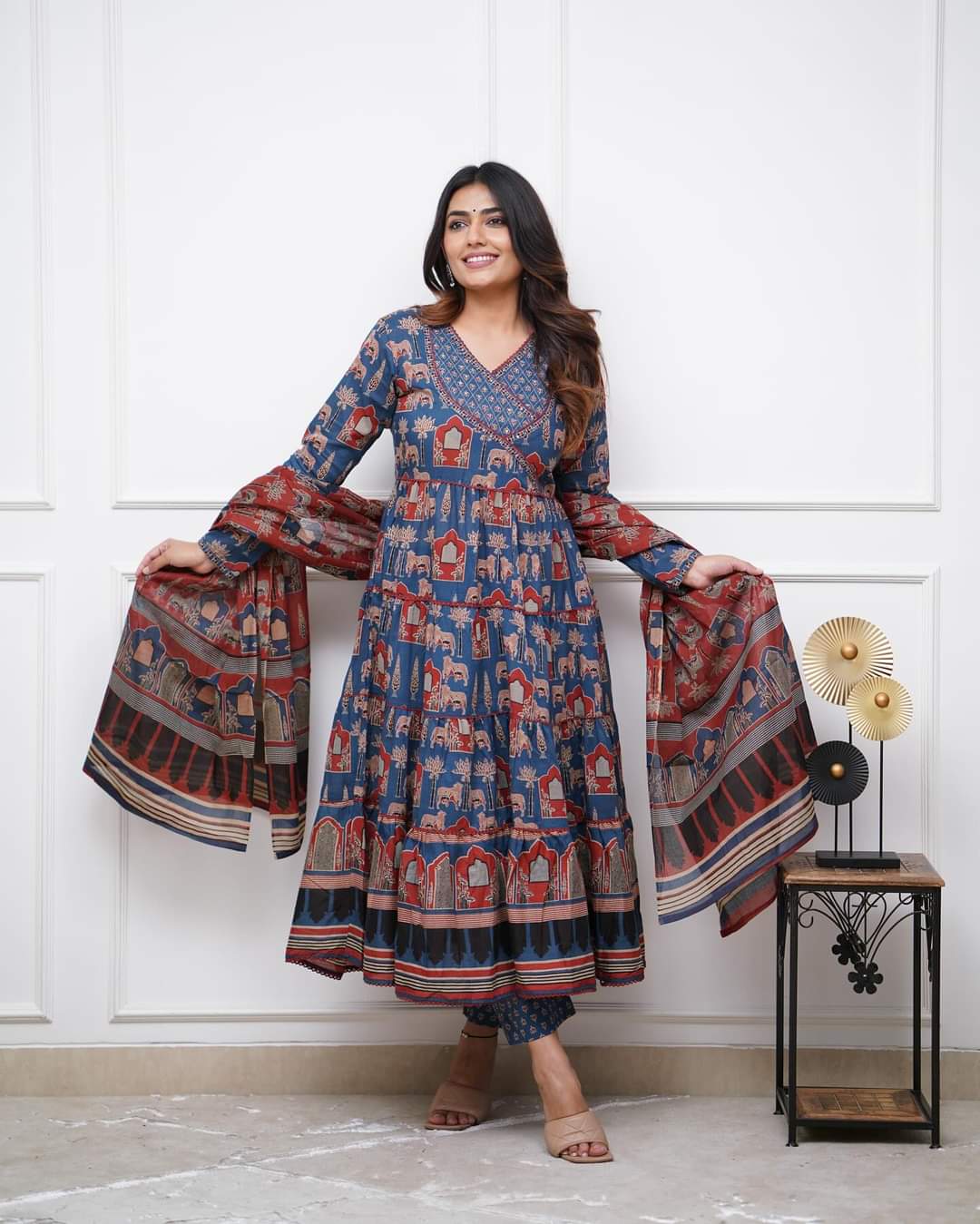 Women Printed Anarkali Kurta Set With Dupatta