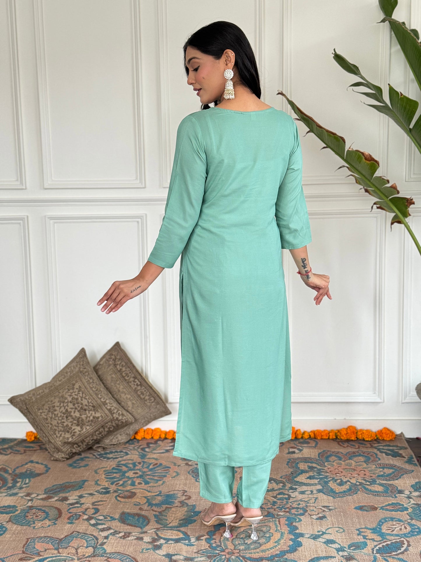 Women's Embroidered Straight kurta With Pant And Jacquard Printed Dupatta Set