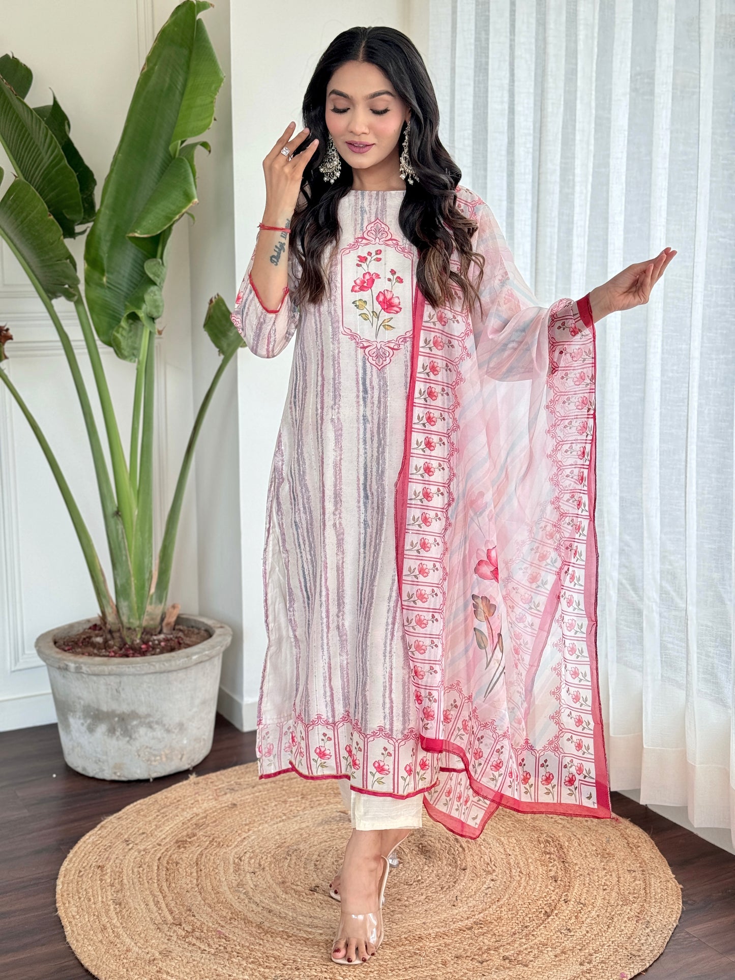 Women Floral Printed Kurta & Trousers with Dupatta