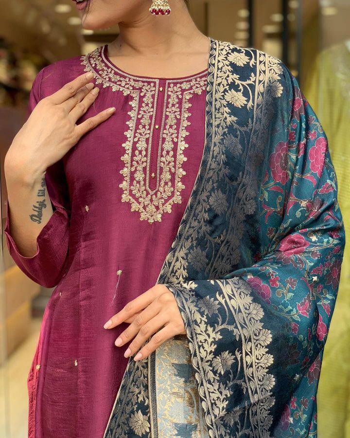 Women Embroidered Pure Viscose Chanderi Kurta Set