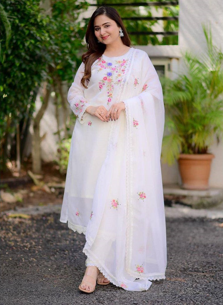 Women Embroidered Soft Georgette kurta Suit set