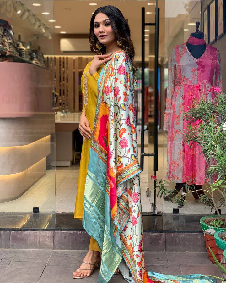 Women Embroidered Chanderi  SILK  kurta set