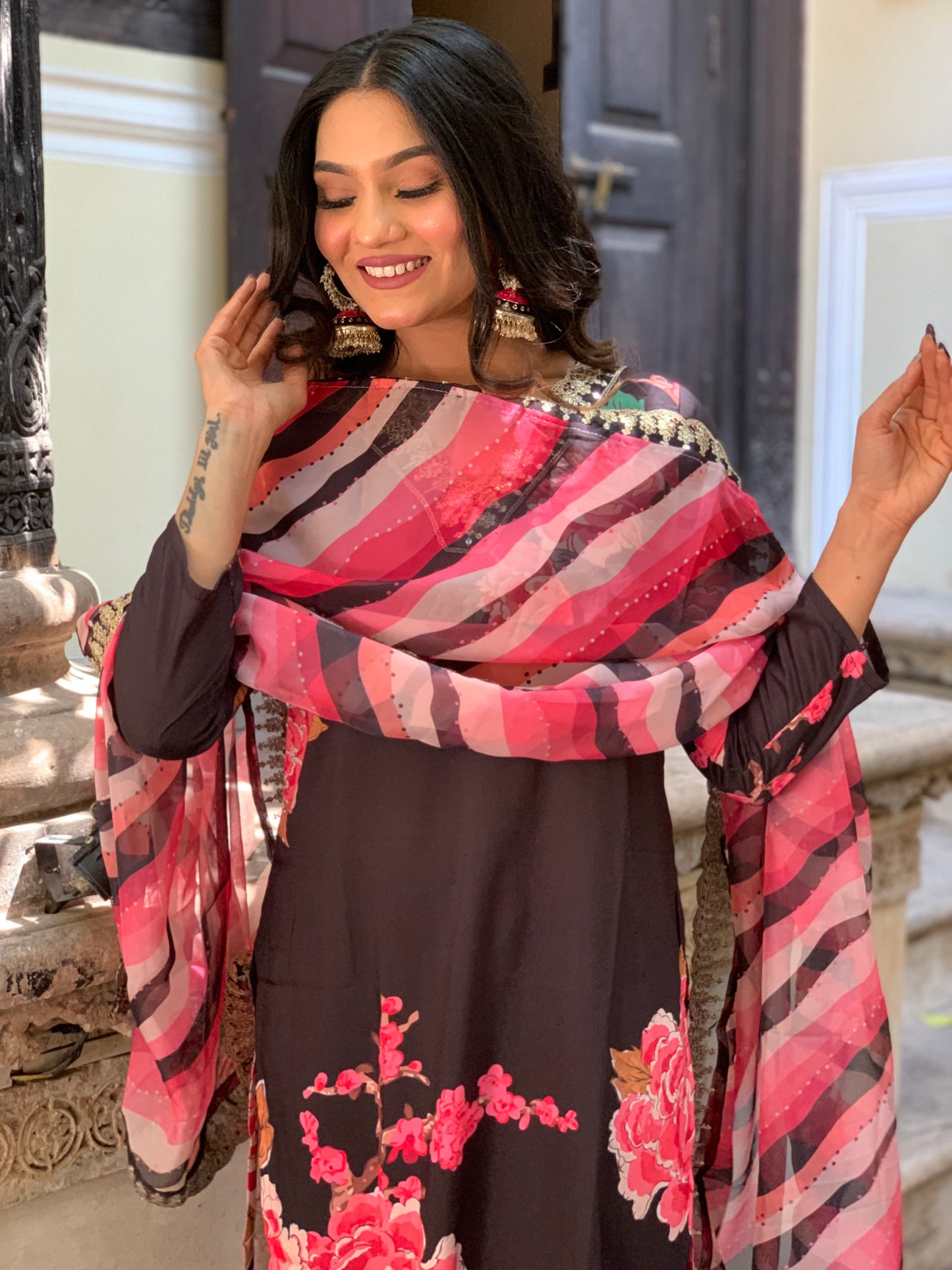 Women's Printed Muslin Kurta and Pant with Organza Dupatta Set