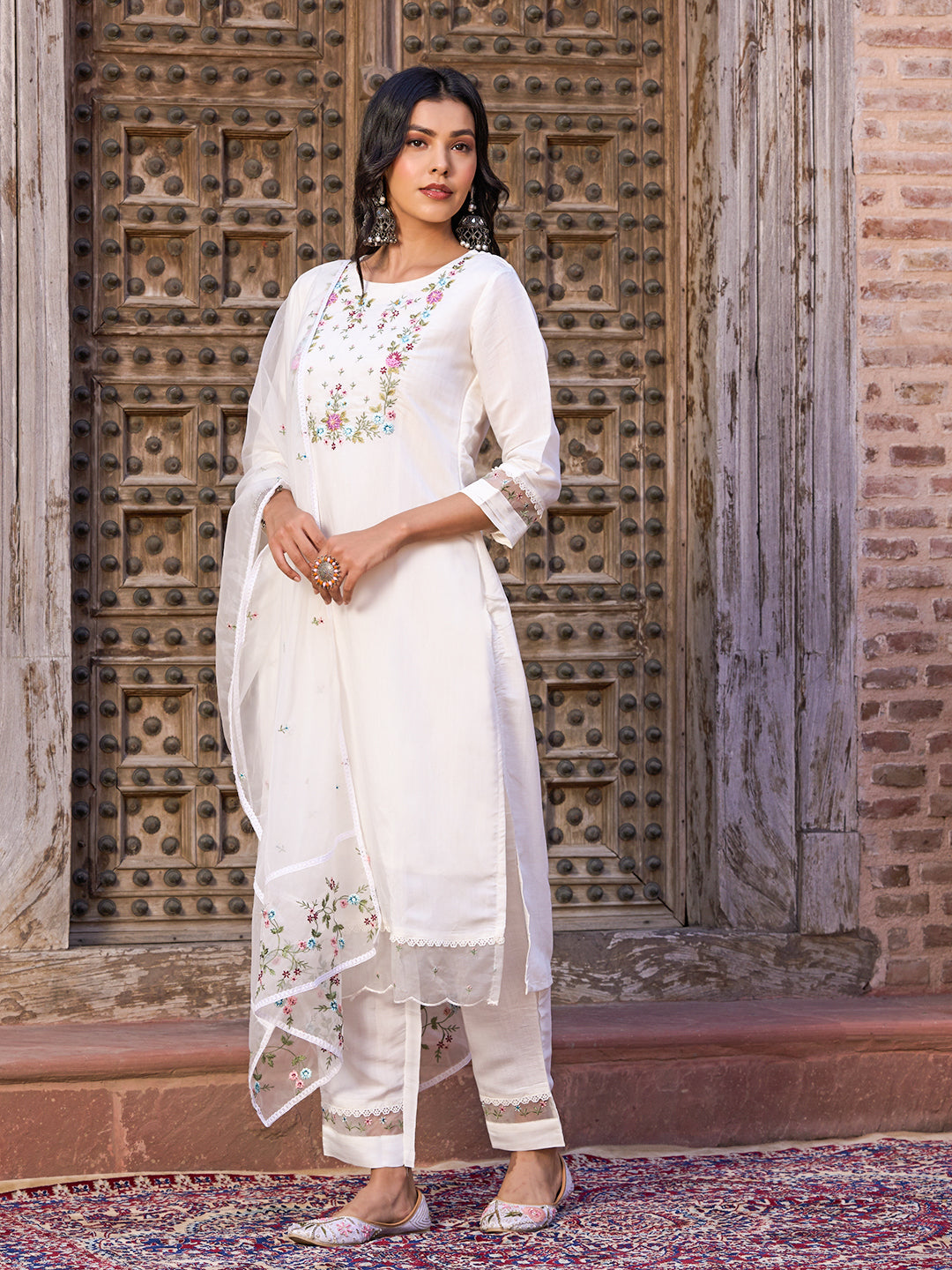 Embroidery White Kurta And Pent With Dupatta Set