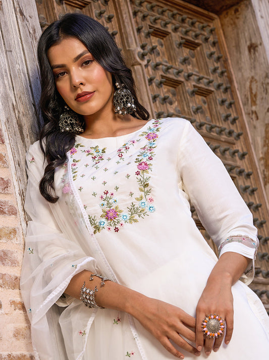 Embroidery White Kurta And Pent With Dupatta Set