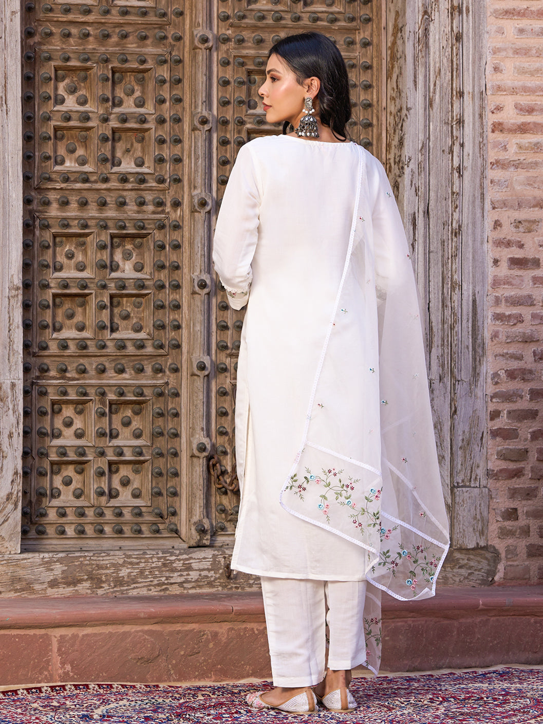 Embroidery White Kurta And Pent With Dupatta Set