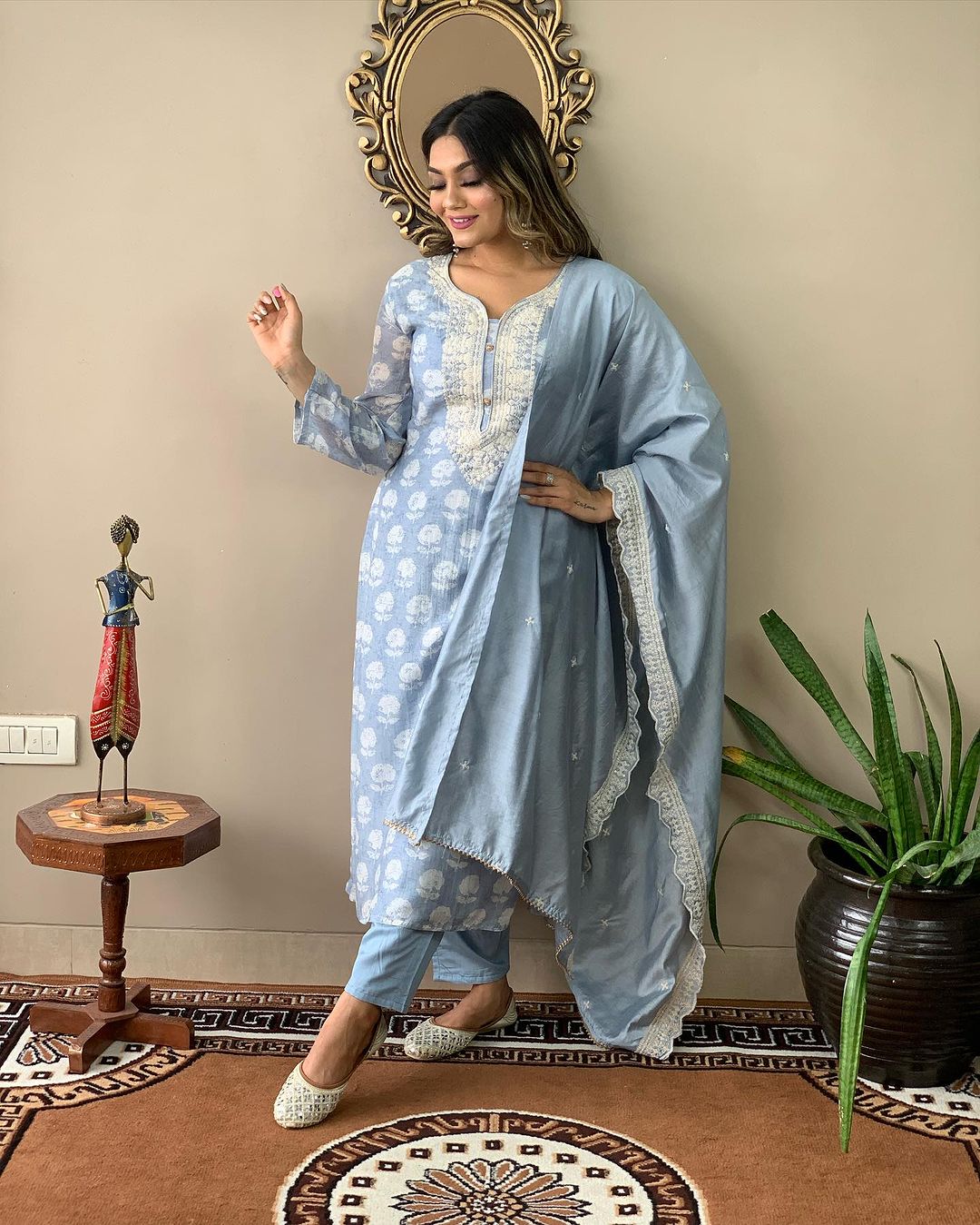 Women's Embroidery Viscose Muslin Grey Kurta Set with Dupatta