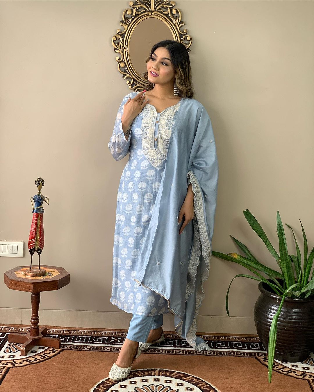 Women's Embroidery Viscose Muslin Grey Kurta Set with Dupatta